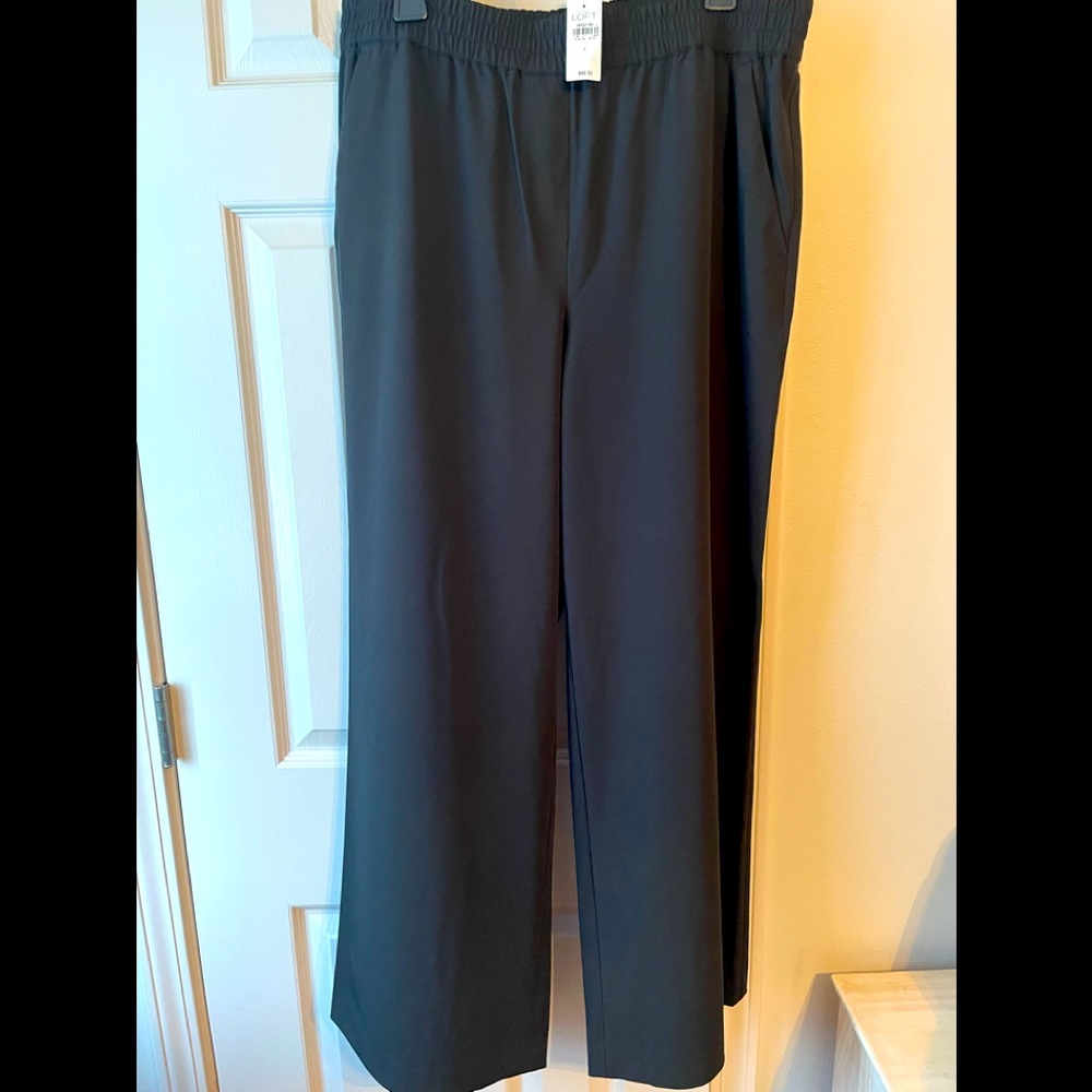 NWT LOFT Wide Leg Chiffon Pant. Black.